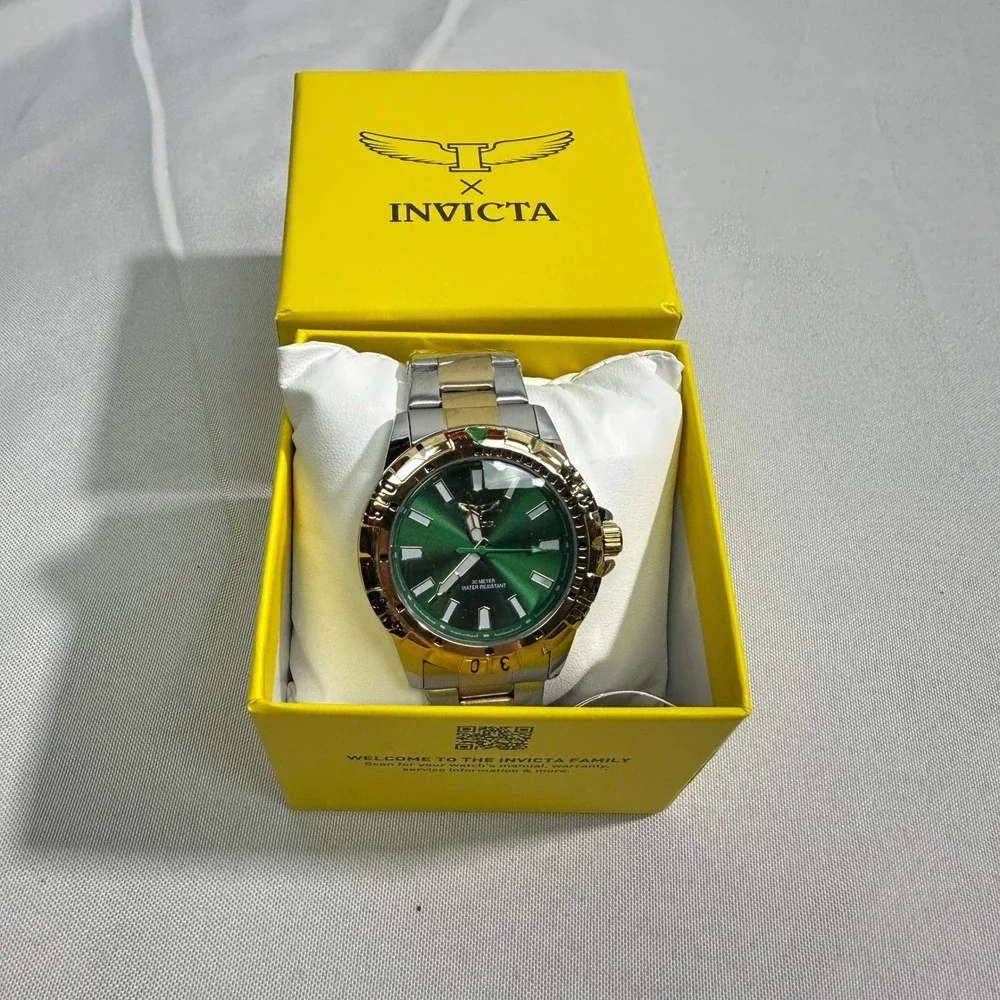 NWT Invicta 69038 Watch Mens Green Silver Gold Two Tone Diver Style Luxury